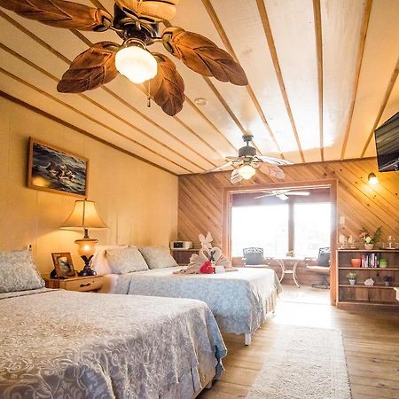 Utila Lodge Екстериор снимка