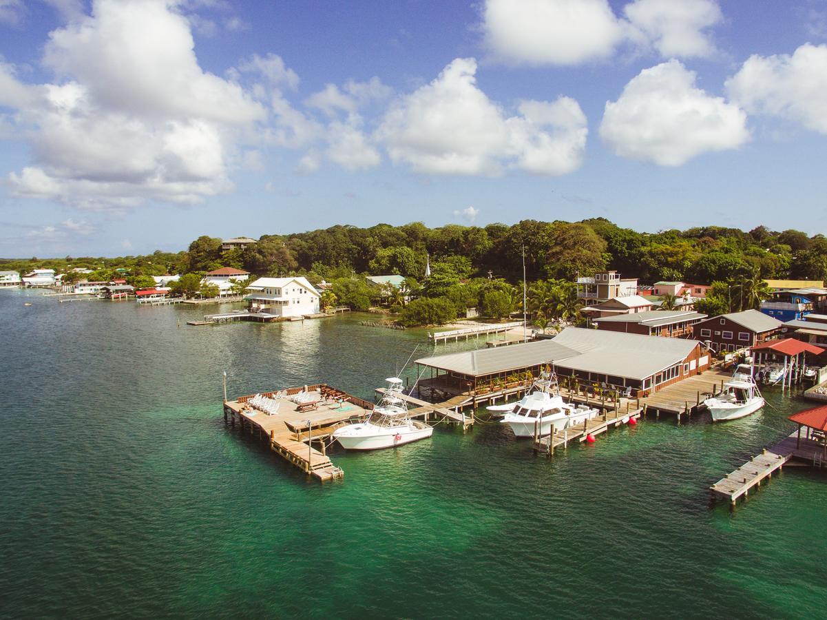 Utila Lodge Екстериор снимка